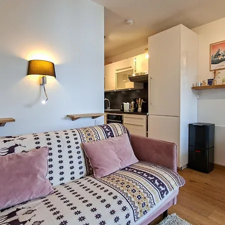 Rénové Confortable, Proche Pistes Et Commerces, Balcon - Fr-1-425-162